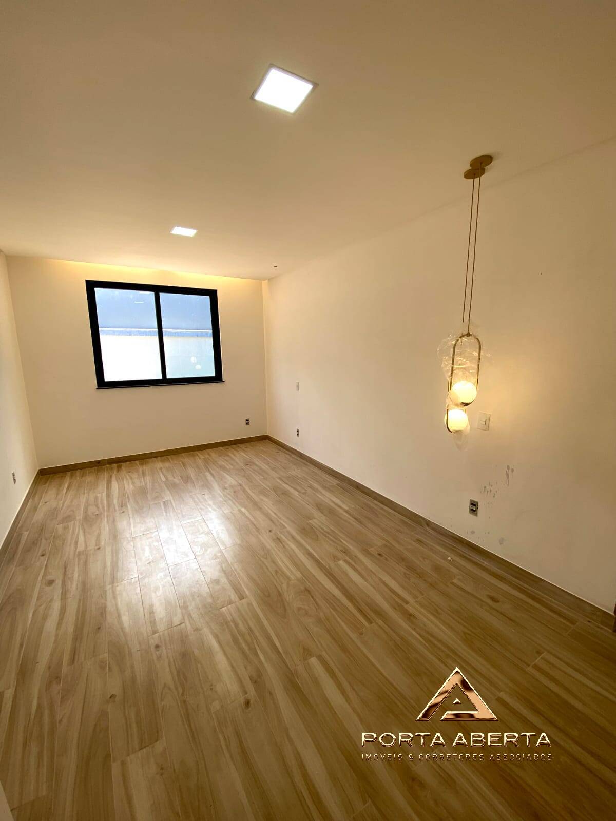 Casa à venda com 3 quartos, 300m² - Foto 8