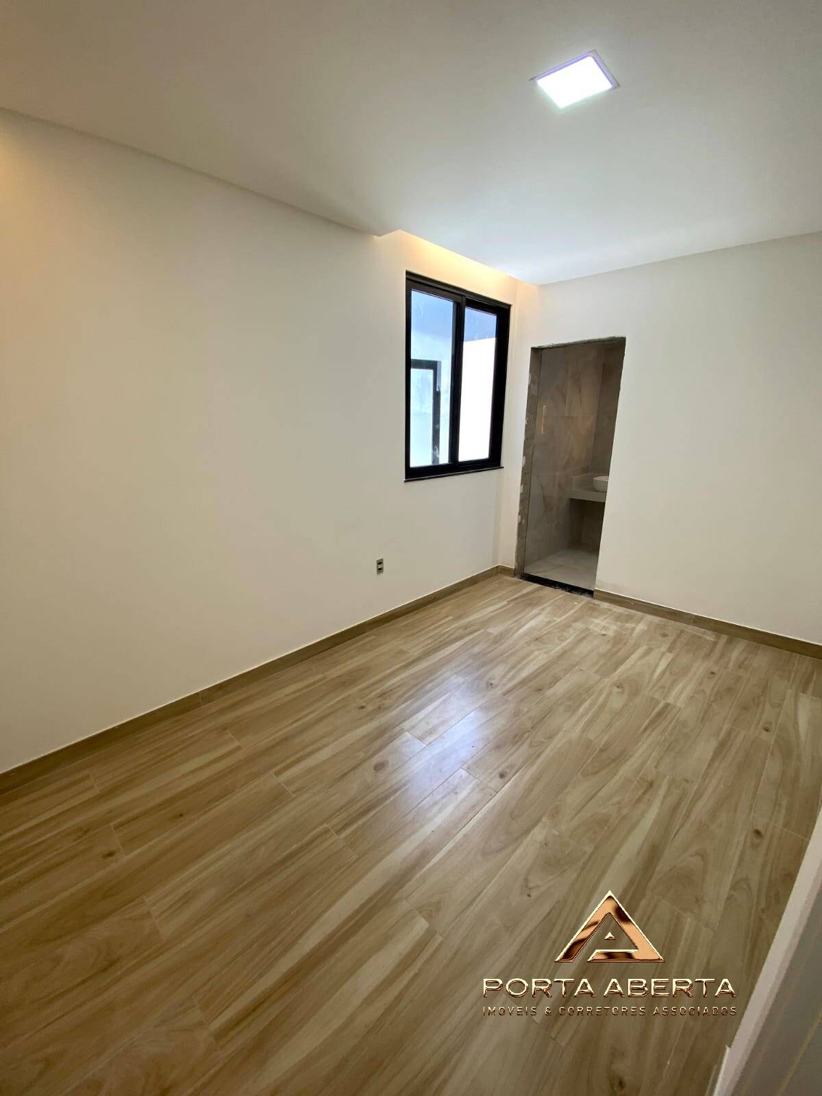 Casa à venda com 3 quartos, 300m² - Foto 11