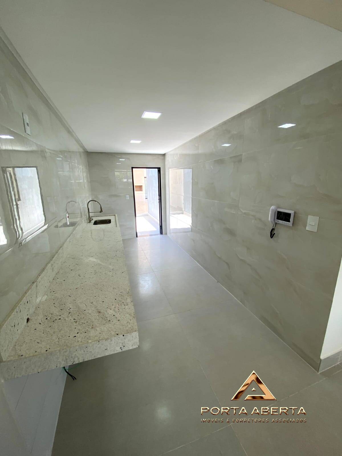 Casa à venda com 3 quartos, 300m² - Foto 6