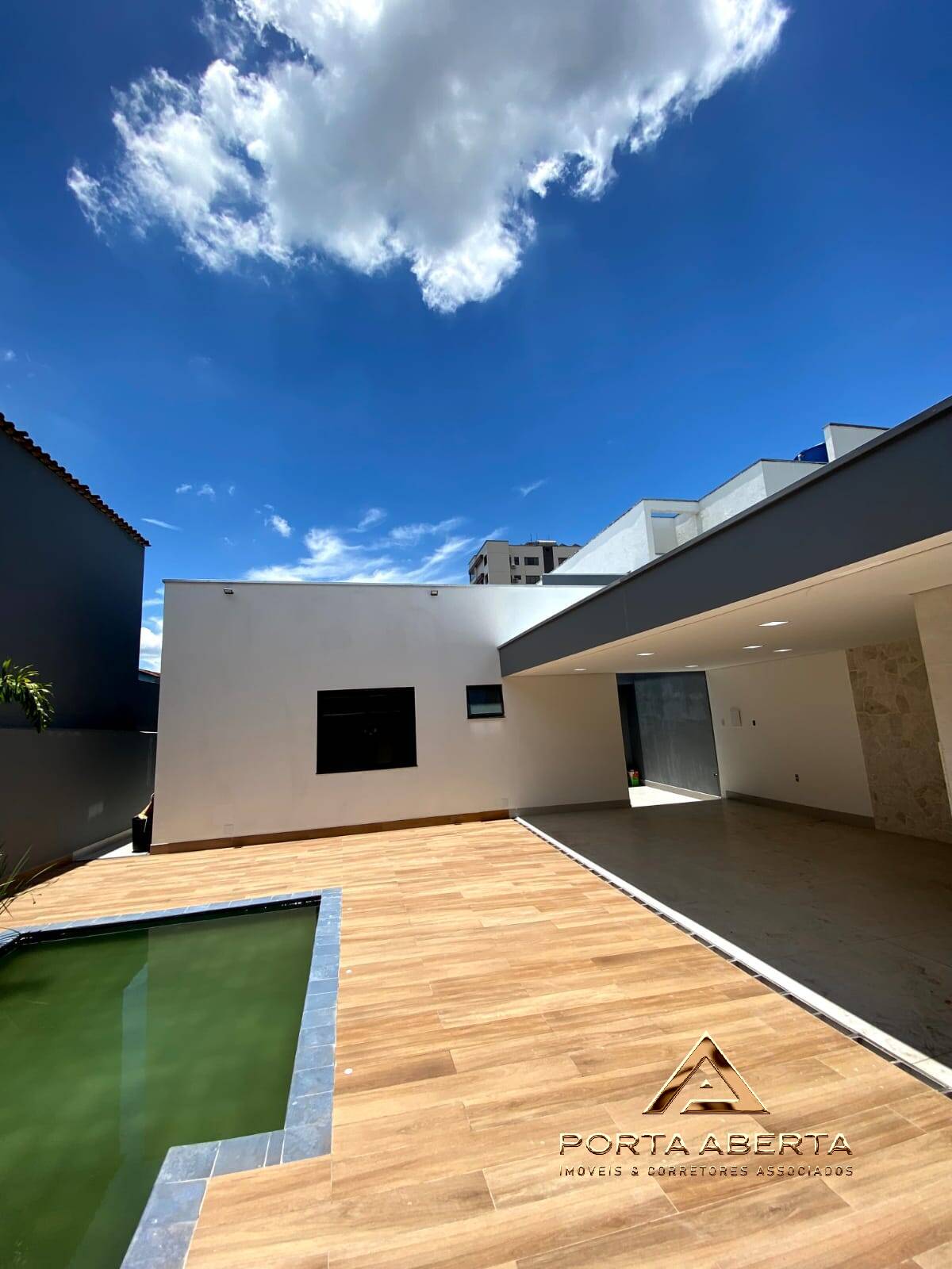 Casa à venda com 3 quartos, 300m² - Foto 18