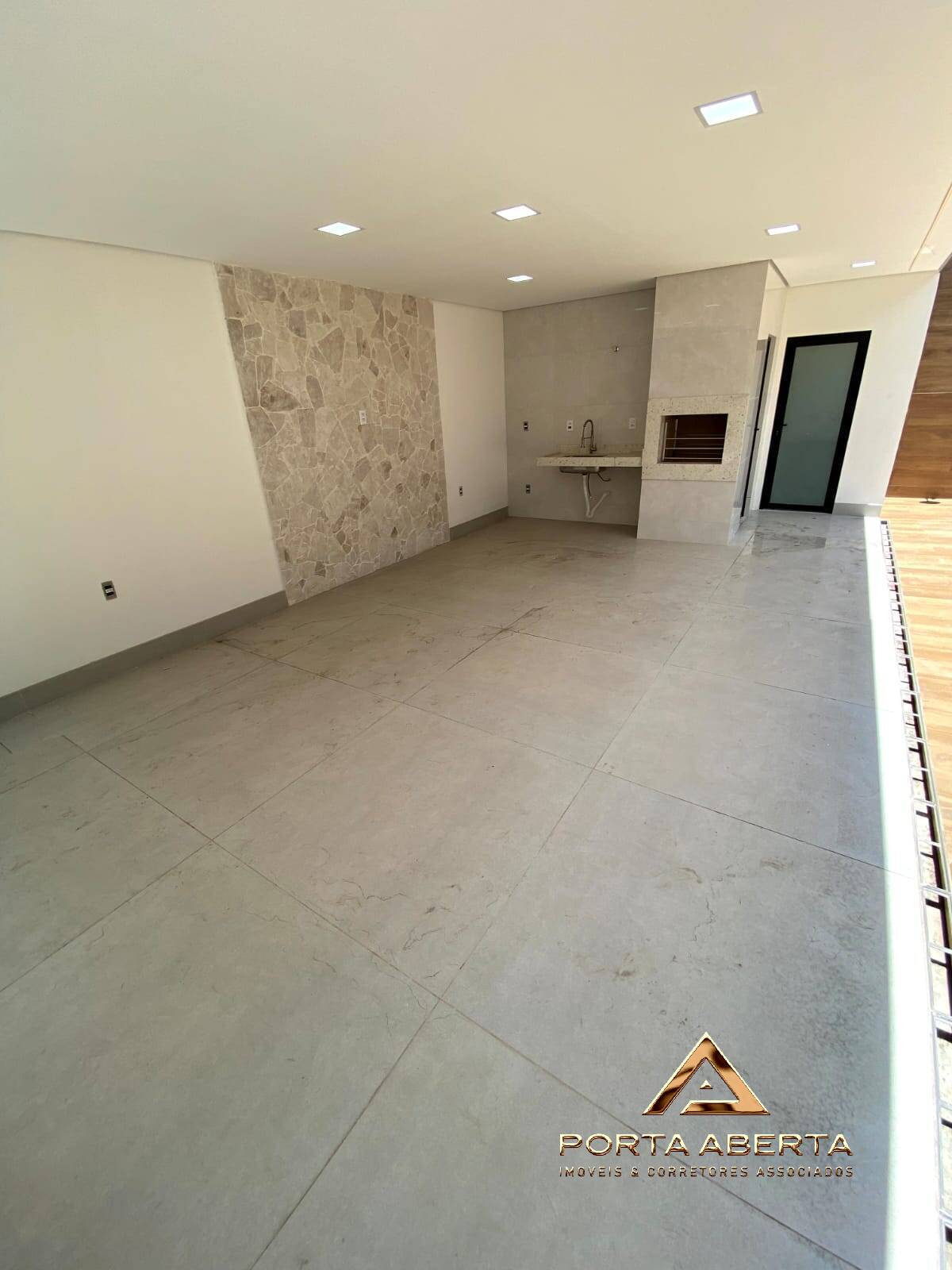 Casa à venda com 3 quartos, 300m² - Foto 16