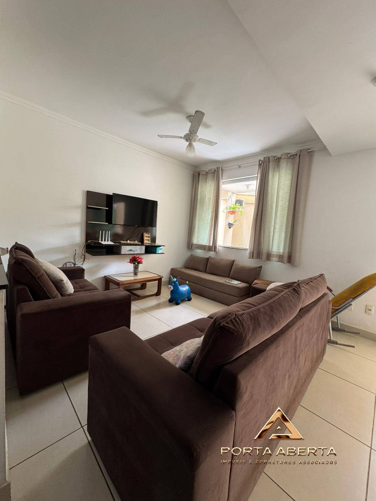 Apartamento à venda com 3 quartos, 90m² - Foto 3