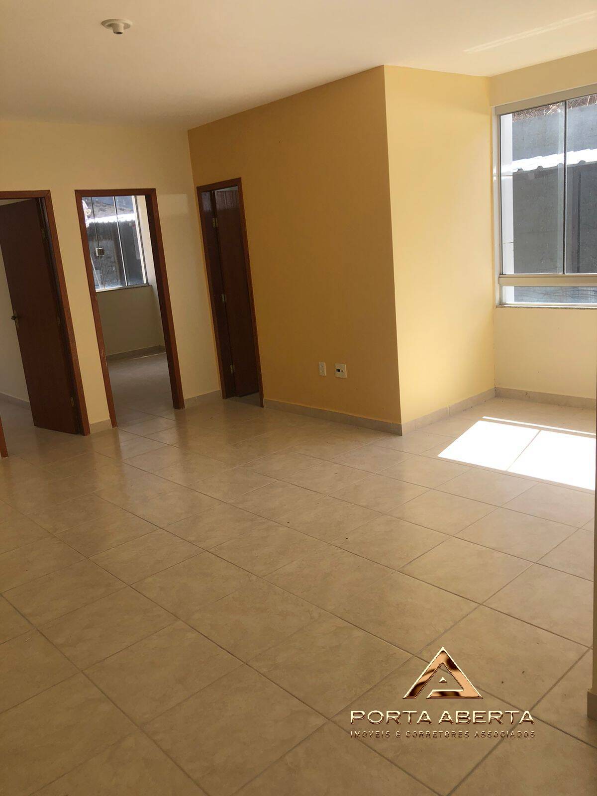 Apartamento à venda com 2 quartos, 47m² - Foto 2