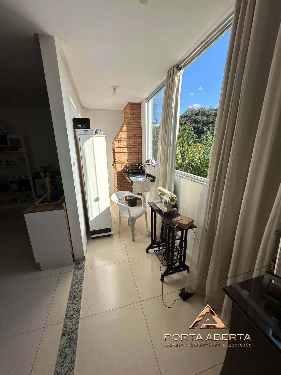 Apartamento à venda com 2 quartos, 65m² - Foto 9