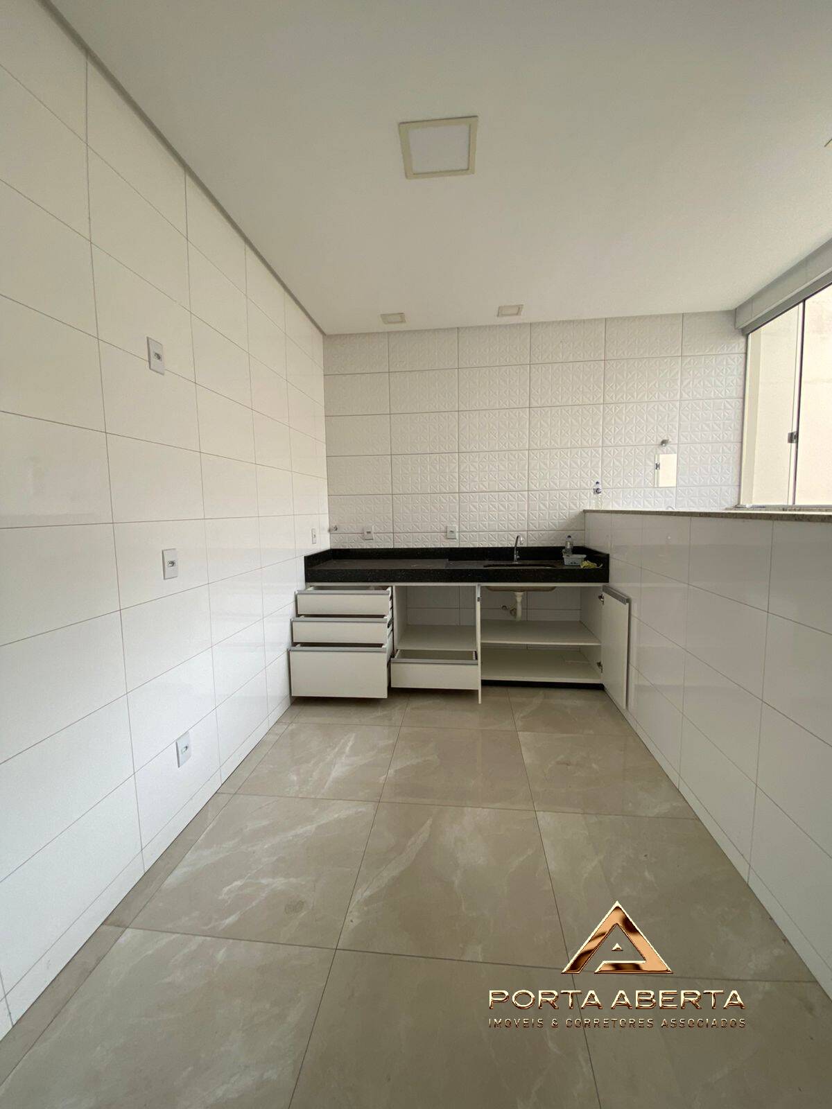 Apartamento à venda com 3 quartos, 95m² - Foto 9