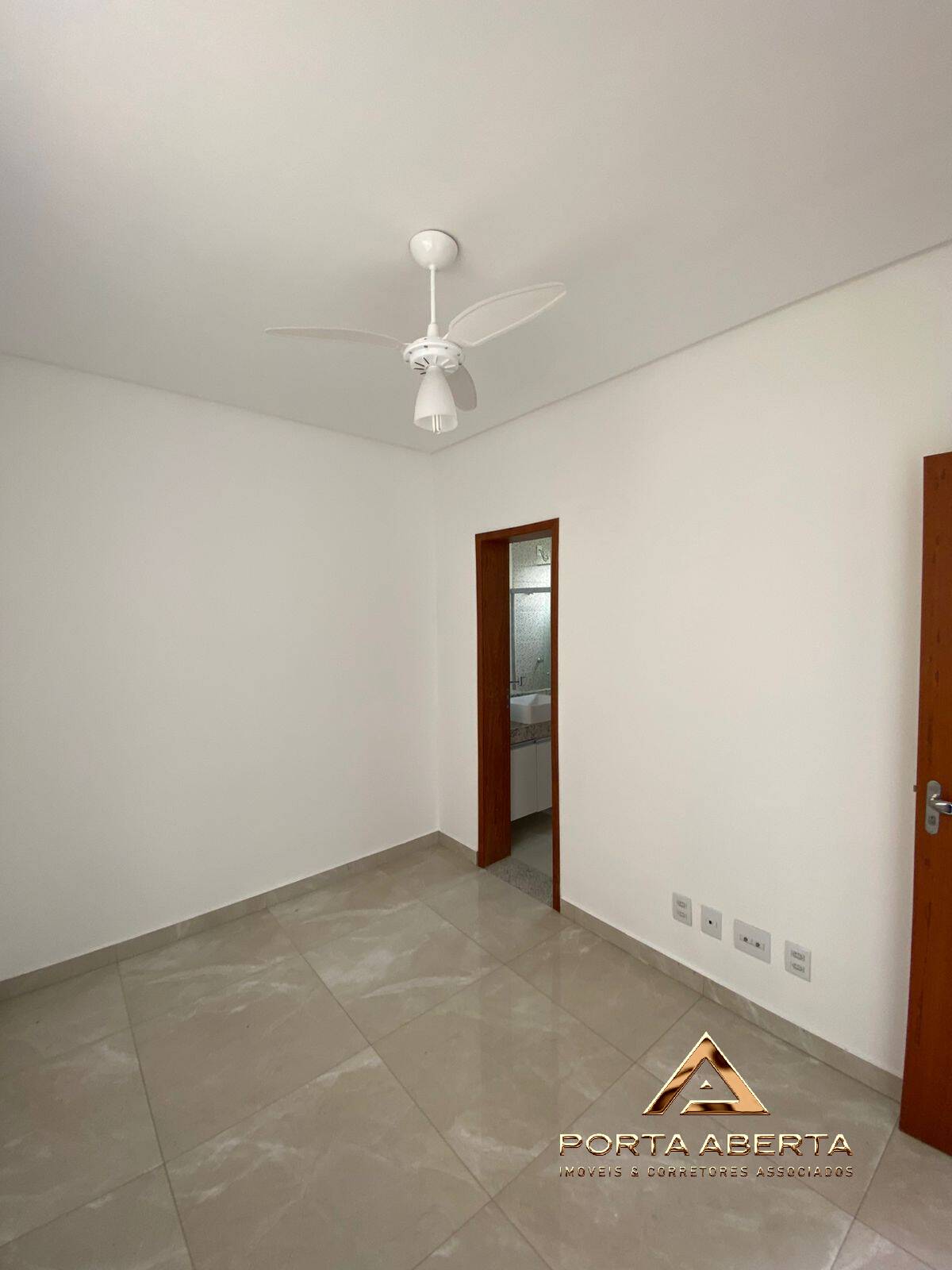 Apartamento à venda com 3 quartos, 95m² - Foto 8