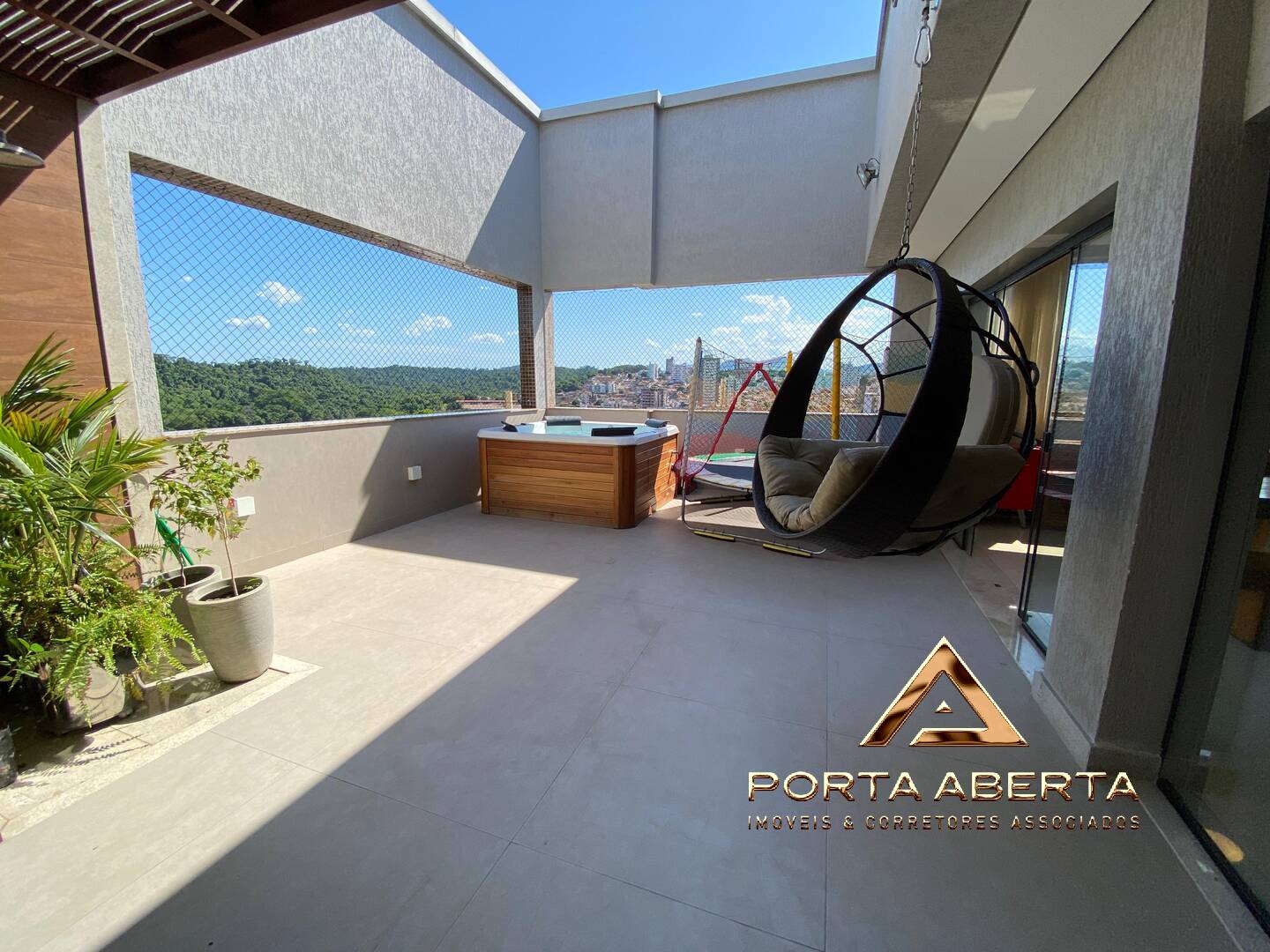 Apartamento à venda com 4 quartos, 222m² - Foto 1