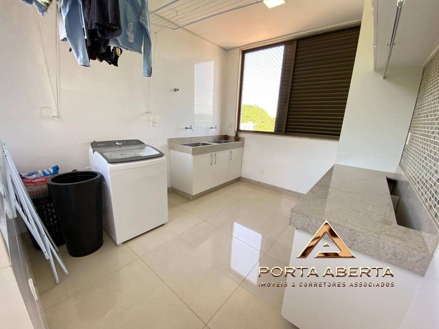 Apartamento à venda com 4 quartos, 222m² - Foto 19