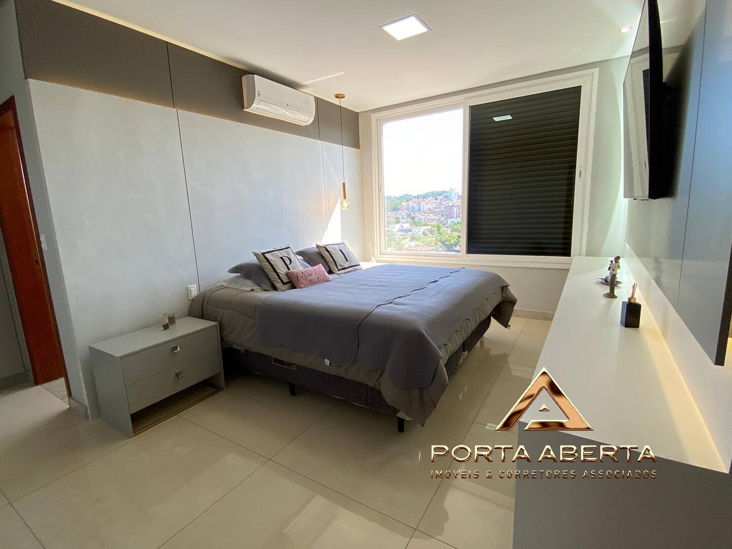 Apartamento à venda com 4 quartos, 222m² - Foto 21