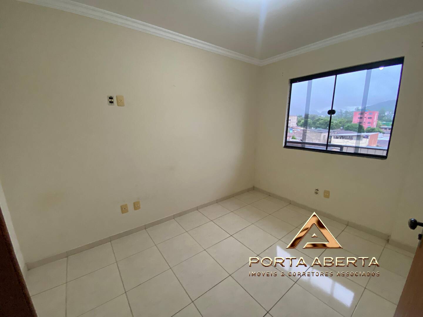 Apartamento à venda com 3 quartos, 75m² - Foto 7