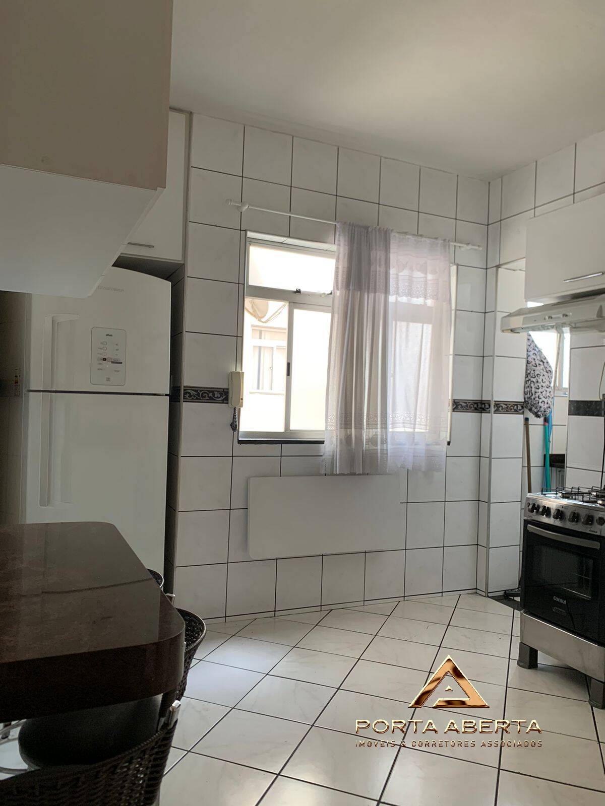 Apartamento à venda com 3 quartos, 96m² - Foto 4