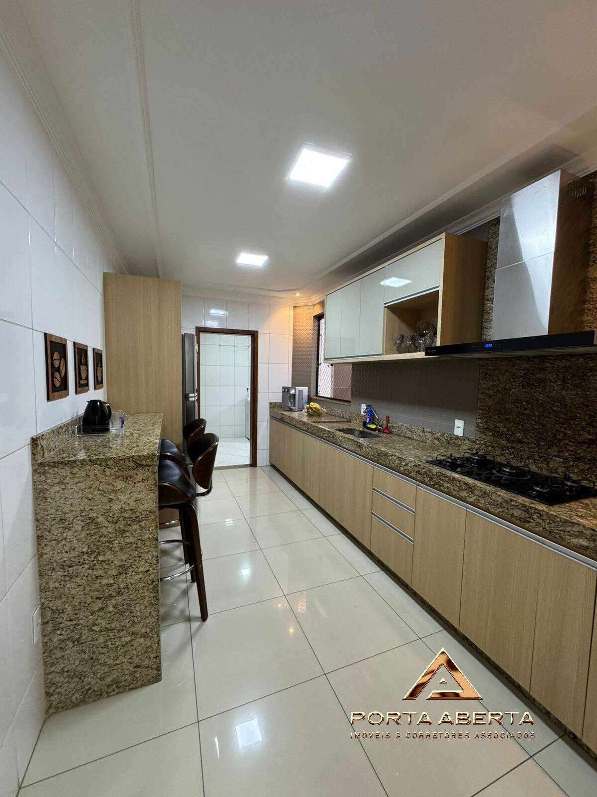 Apartamento à venda com 3 quartos, 109m² - Foto 2