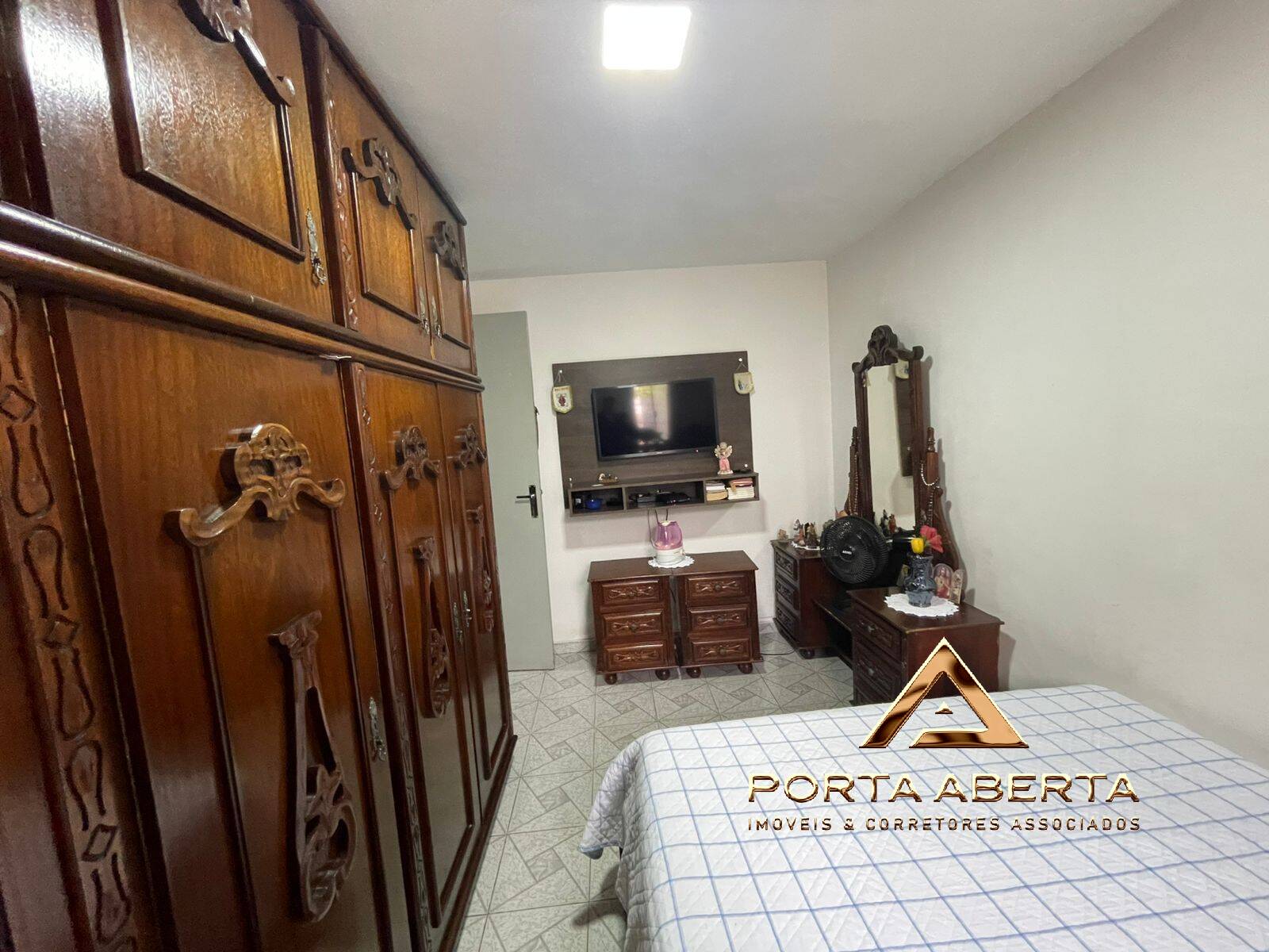 Casa à venda com 3 quartos, 200m² - Foto 14