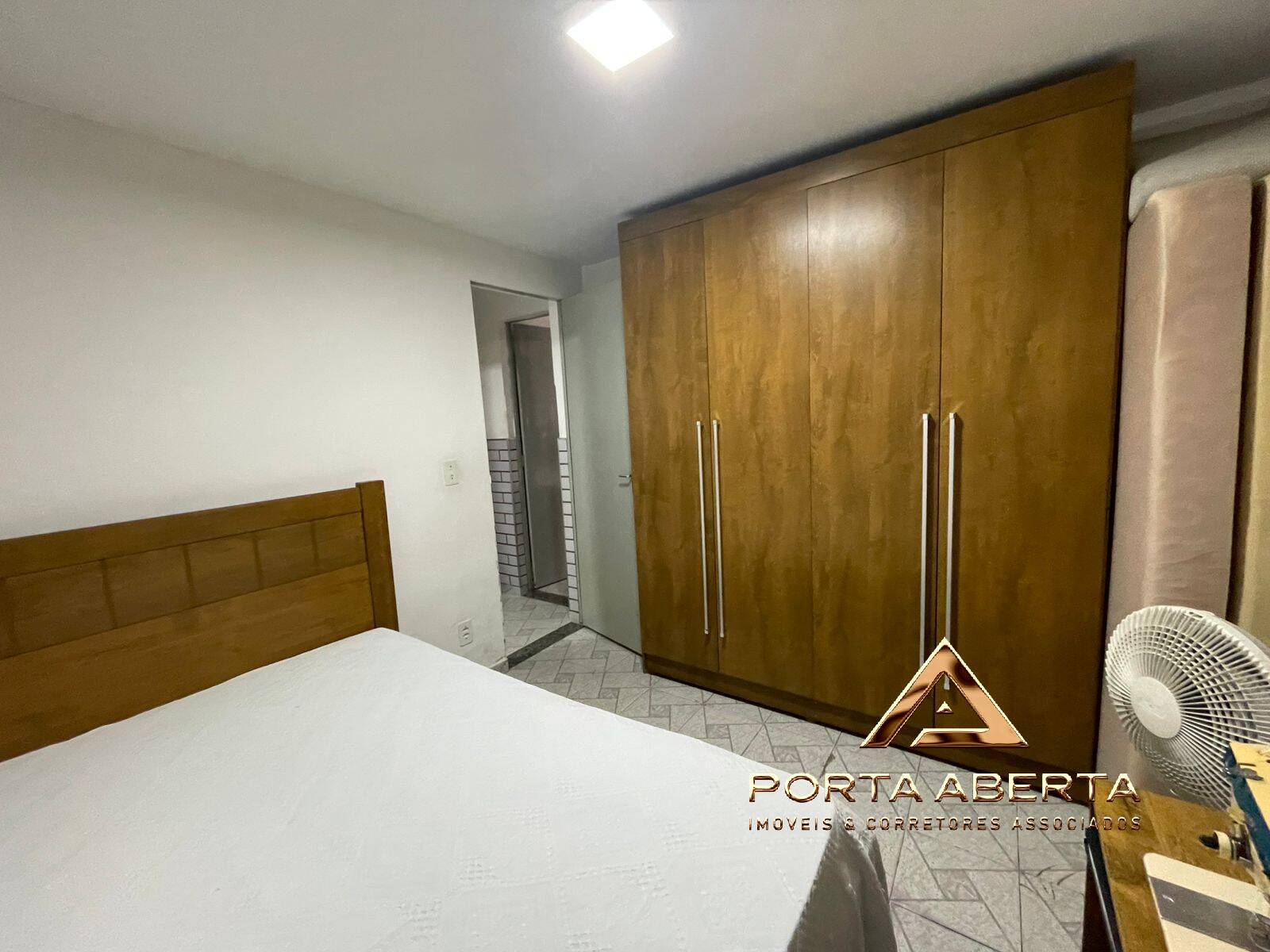 Casa à venda com 3 quartos, 200m² - Foto 12