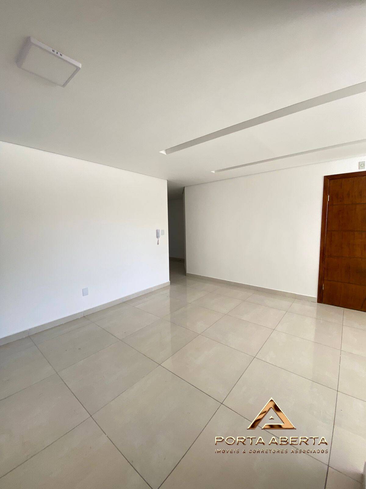 Apartamento à venda com 3 quartos, 87m² - Foto 2