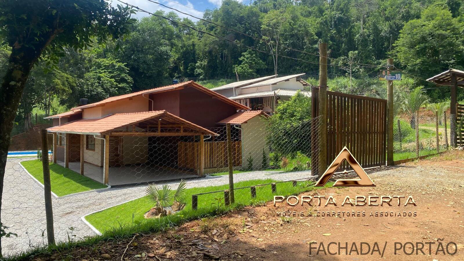 Fazenda à venda com 3 quartos, 1000m² - Foto 2