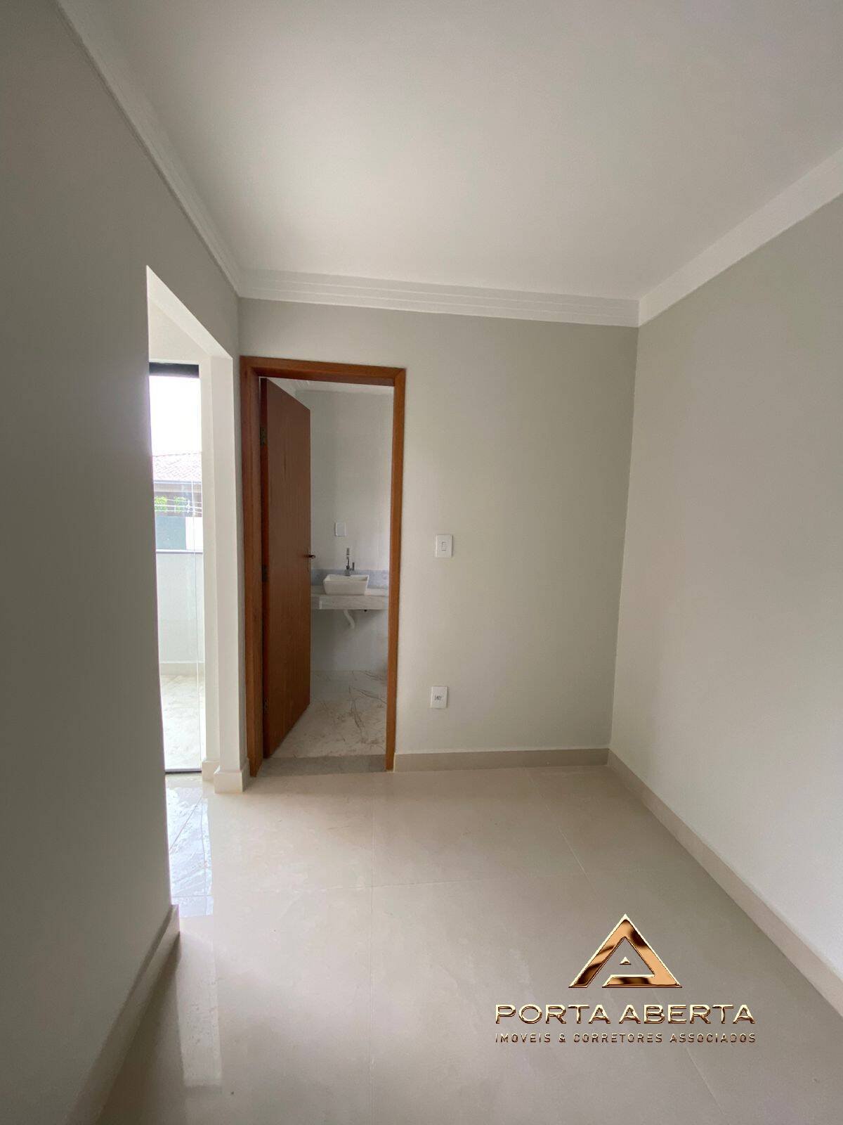 Apartamento à venda com 3 quartos, 108m² - Foto 2