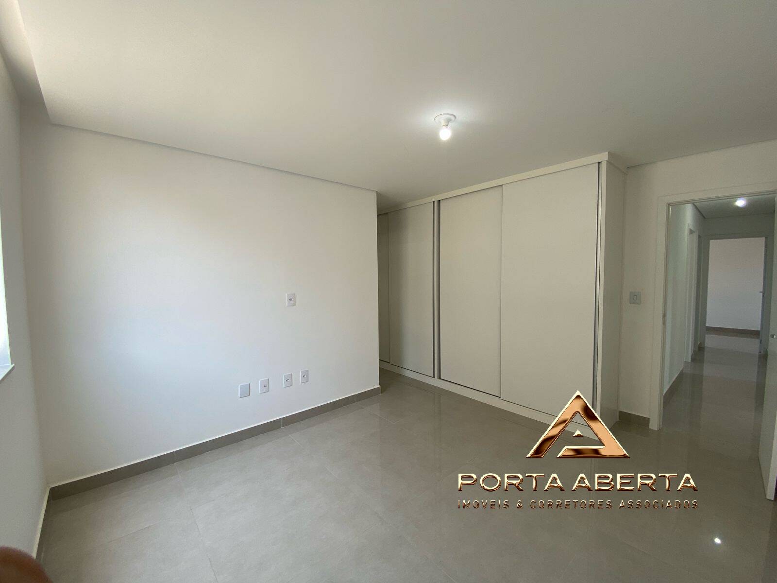 Apartamento à venda com 3 quartos, 101m² - Foto 7