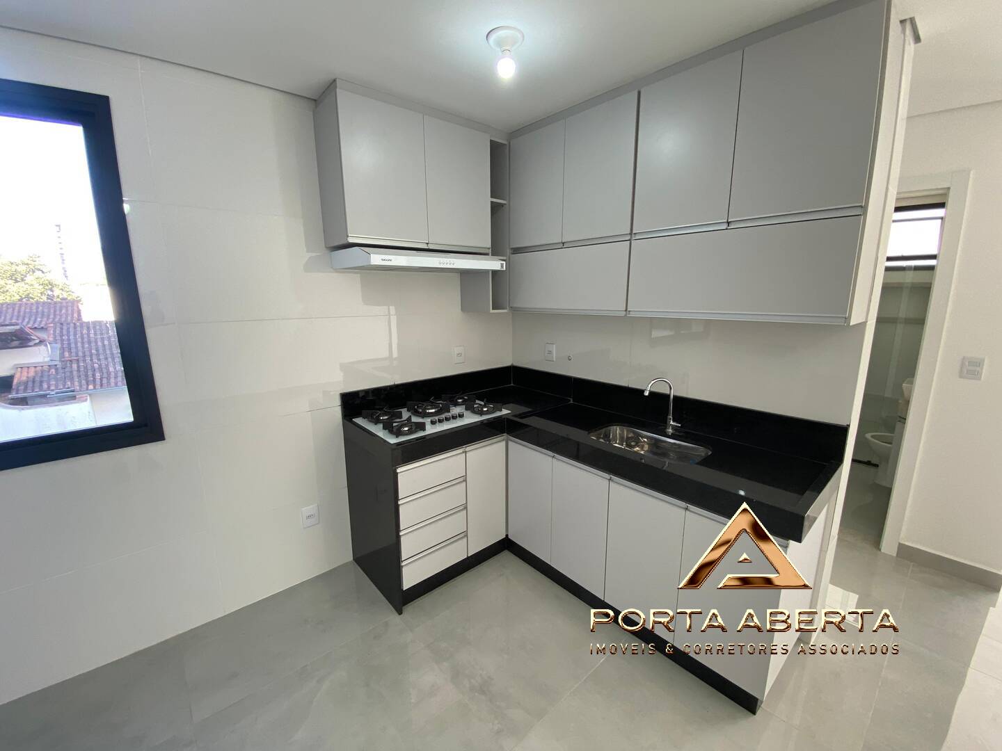 Apartamento à venda com 2 quartos, 66m² - Foto 4