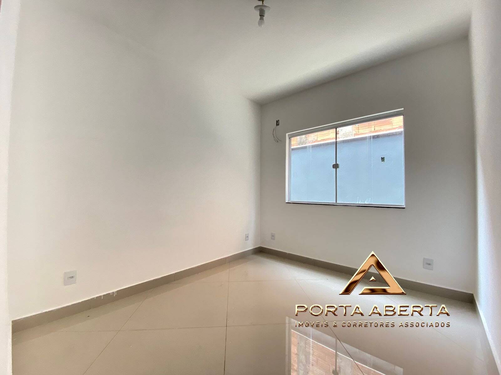 Casa à venda com 3 quartos, 115m² - Foto 4