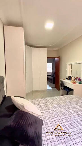 Casa à venda com 2 quartos, 100m² - Foto 12