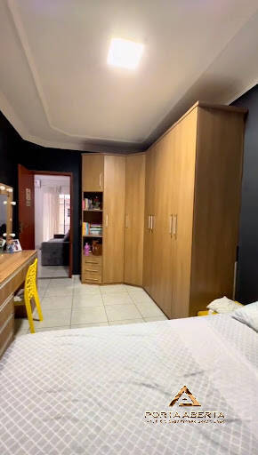 Casa à venda com 2 quartos, 100m² - Foto 17