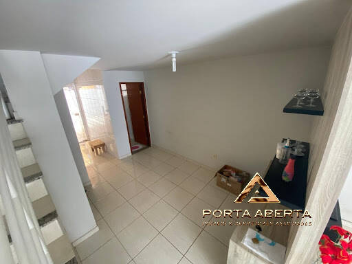 Casa à venda com 2 quartos, 93m² - Foto 5