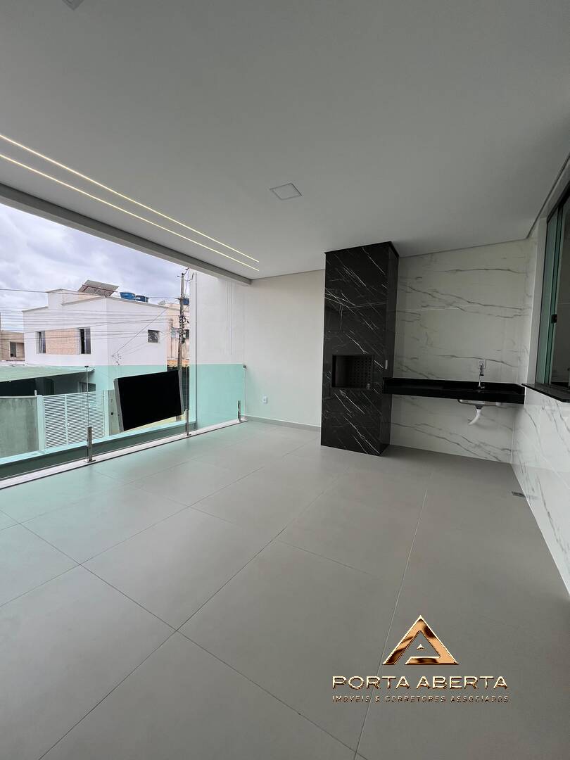 Casa à venda com 3 quartos, 165m² - Foto 2