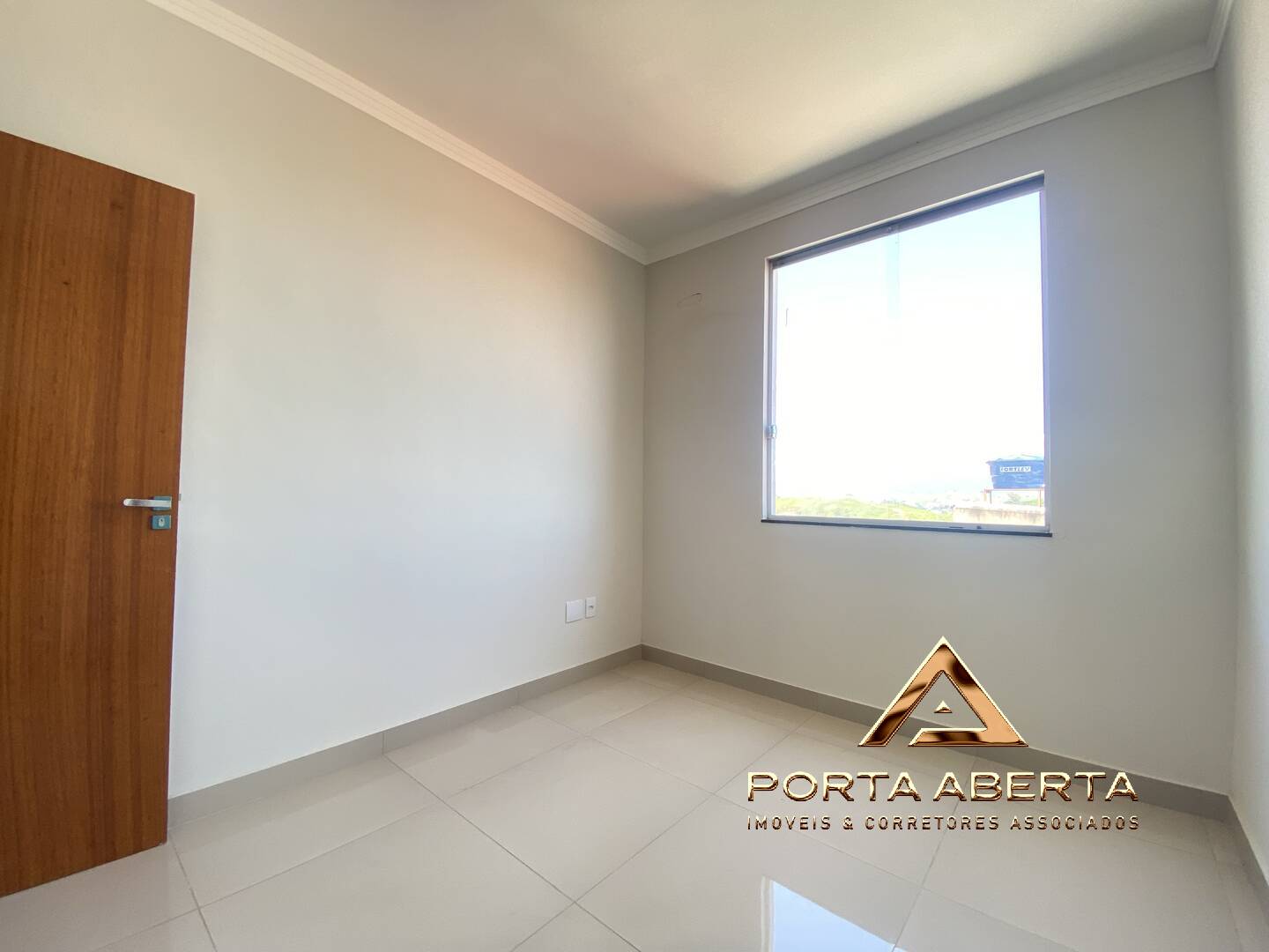 Apartamento à venda com 3 quartos, 96m² - Foto 3