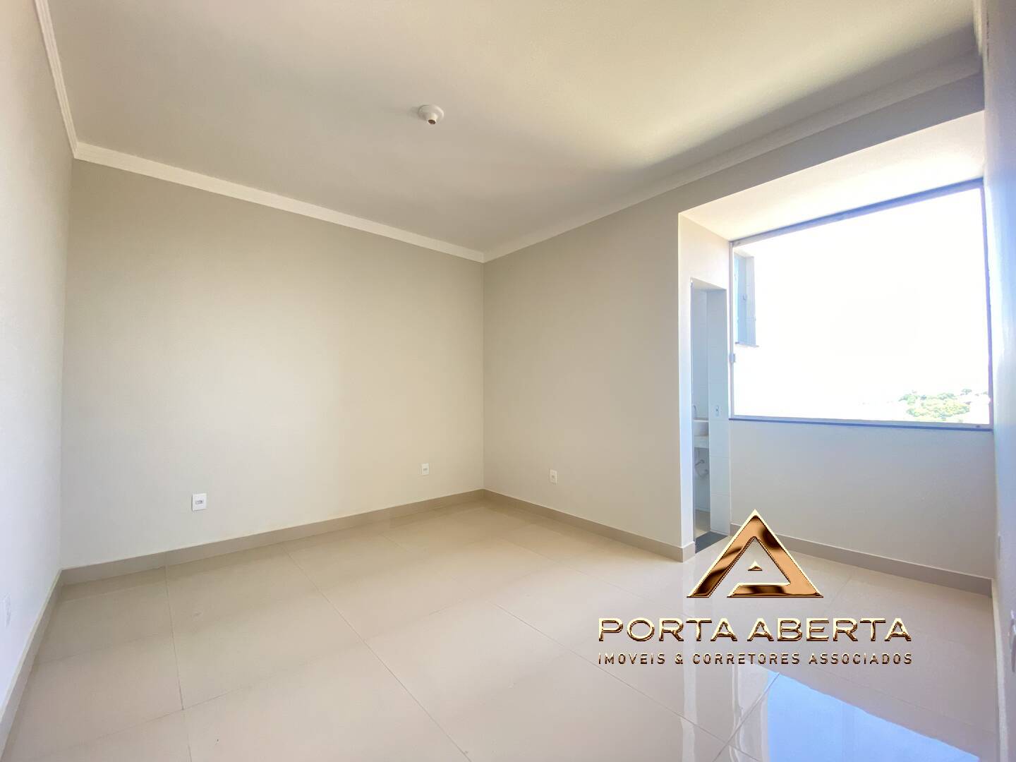 Apartamento à venda com 3 quartos, 96m² - Foto 5