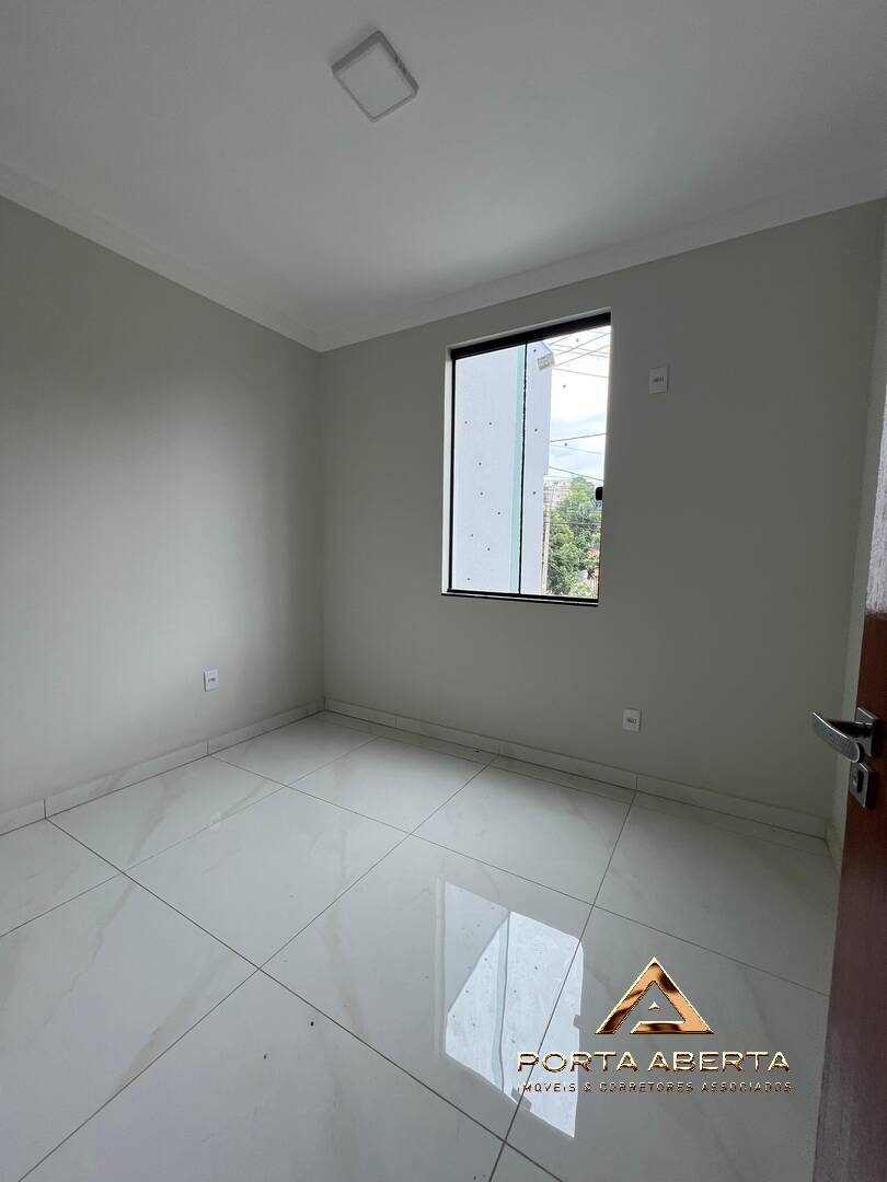 Casa à venda com 3 quartos, 120m² - Foto 14