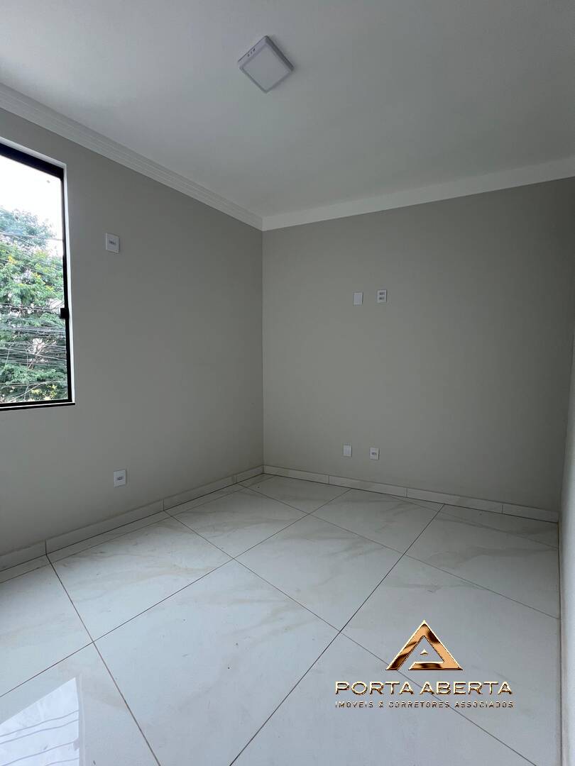 Casa à venda com 3 quartos, 120m² - Foto 9