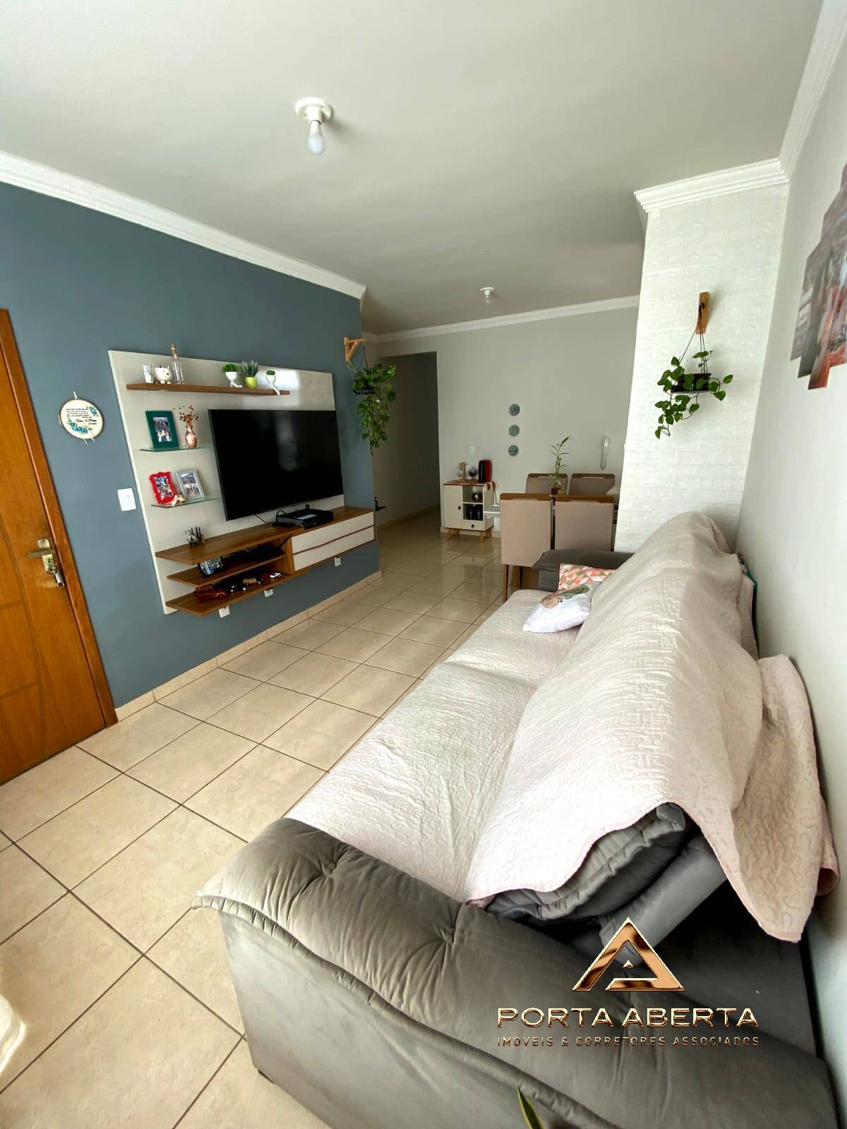 Apartamento à venda com 3 quartos, 76m² - Foto 1