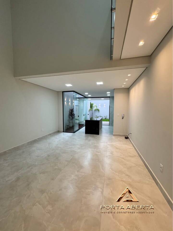 Casa à venda com 3 quartos, 160m² - Foto 1