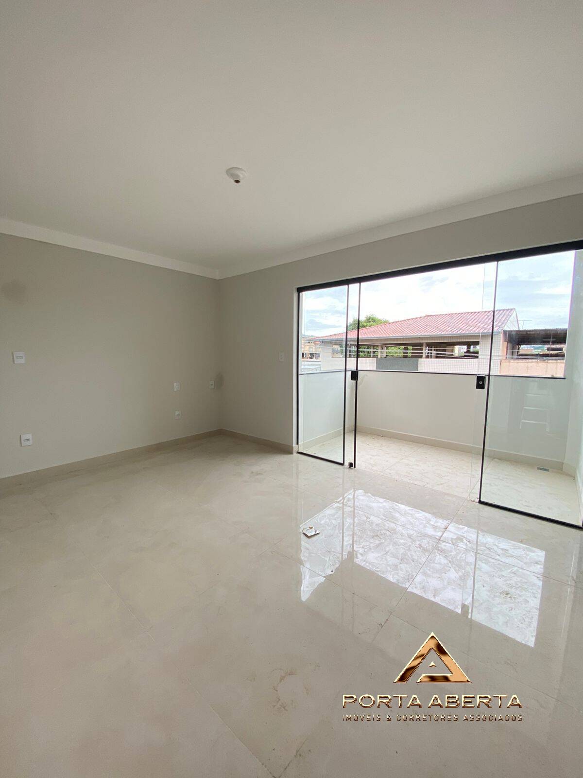 Apartamento à venda com 3 quartos, 108m² - Foto 1